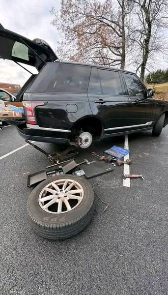 Zdjęcie na okładce dla Dobry Mechanik Mobilny Elektryk Samochodowy Poznań